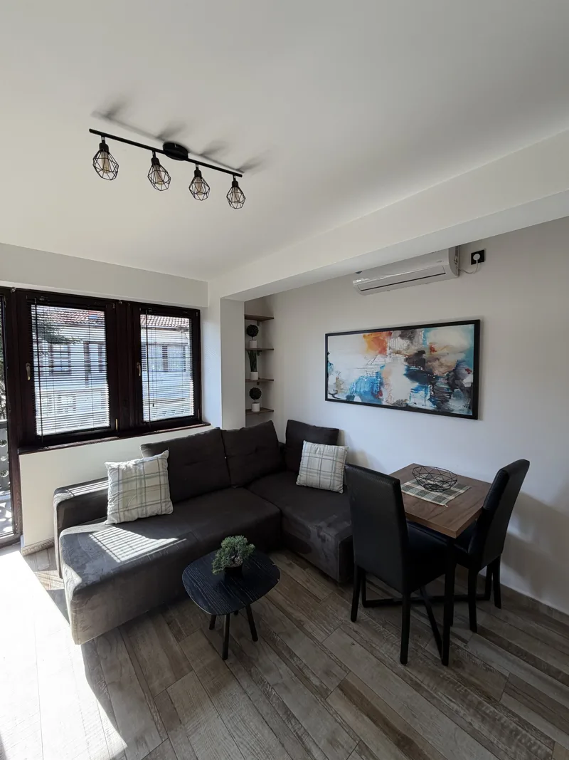 Spacious Old Town Apartment