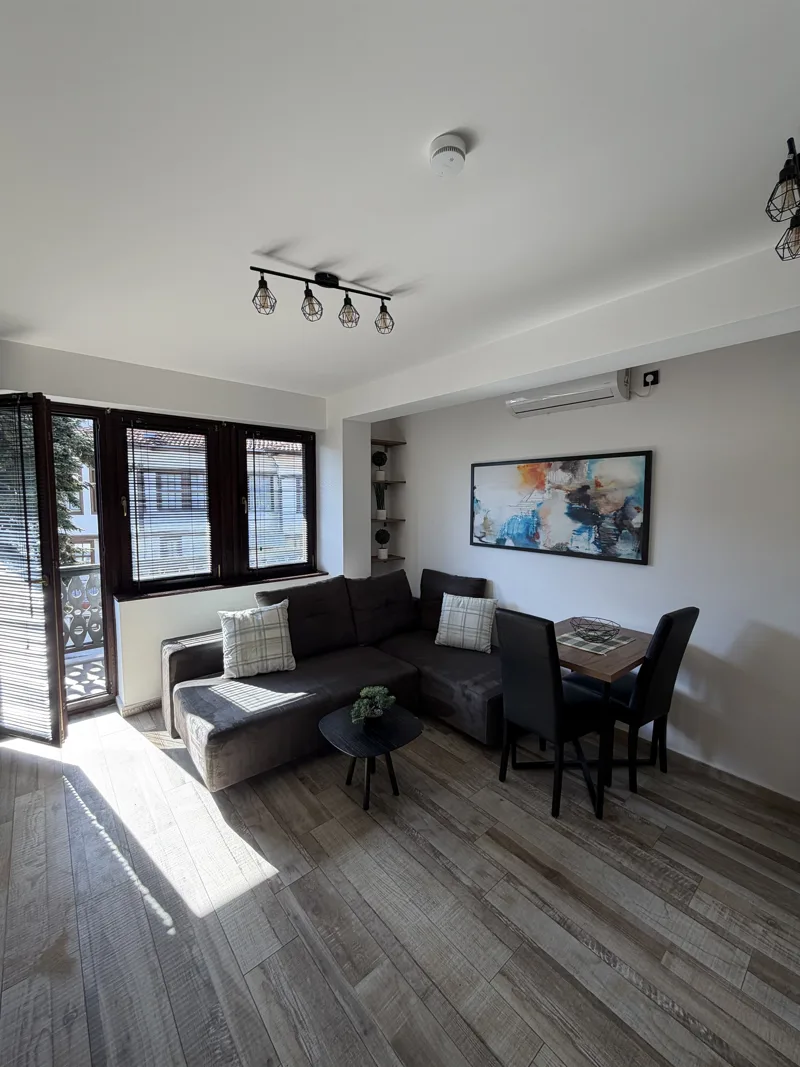 Spacious Old Town Apartment